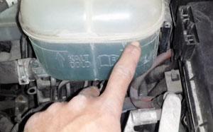 I Accidentally Put 4 Ounces of Windshield Washer Fluid in My Antifreeze Reservoir