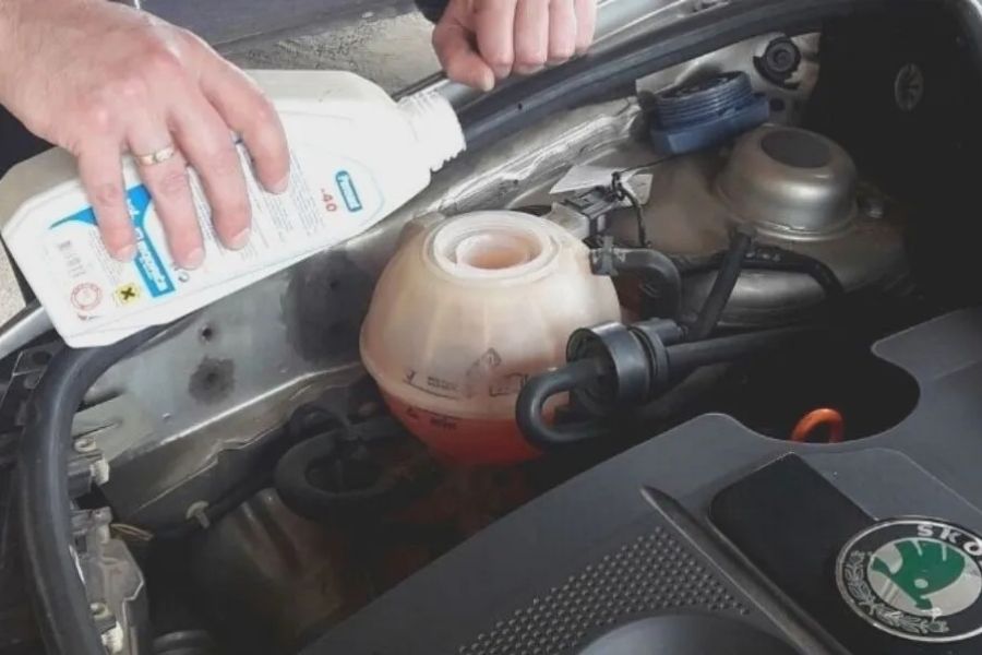 Is It Normal to Have Bubbles on Oil Dipstick? [Disclosed]