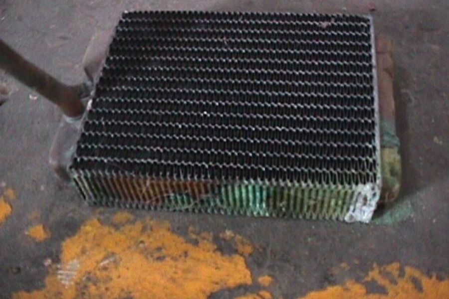 Can Air Conditioner Fluid Leak Into Truck Radiator