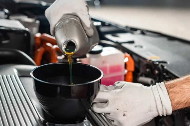 Car losing Oil but no Leak or Smoke: how to fix oil leak