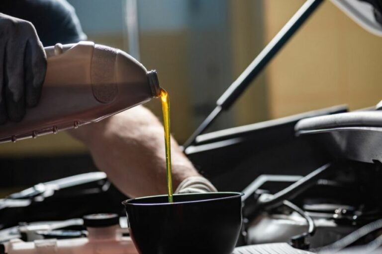 What Weight Is Power Steering Fluid? [Know the Real Facts]